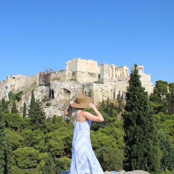 Meet your Posher, Hannah - Picture 2 of 8